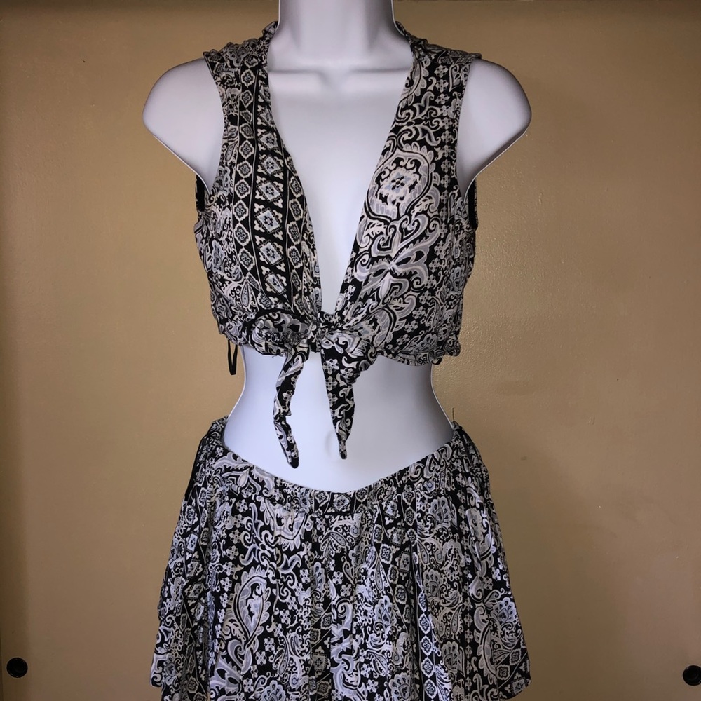 Short and crop top navy two piece set